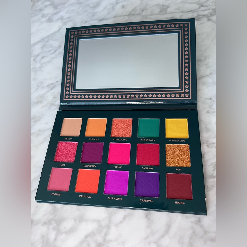 Ace Beaute Nostalgia Palette